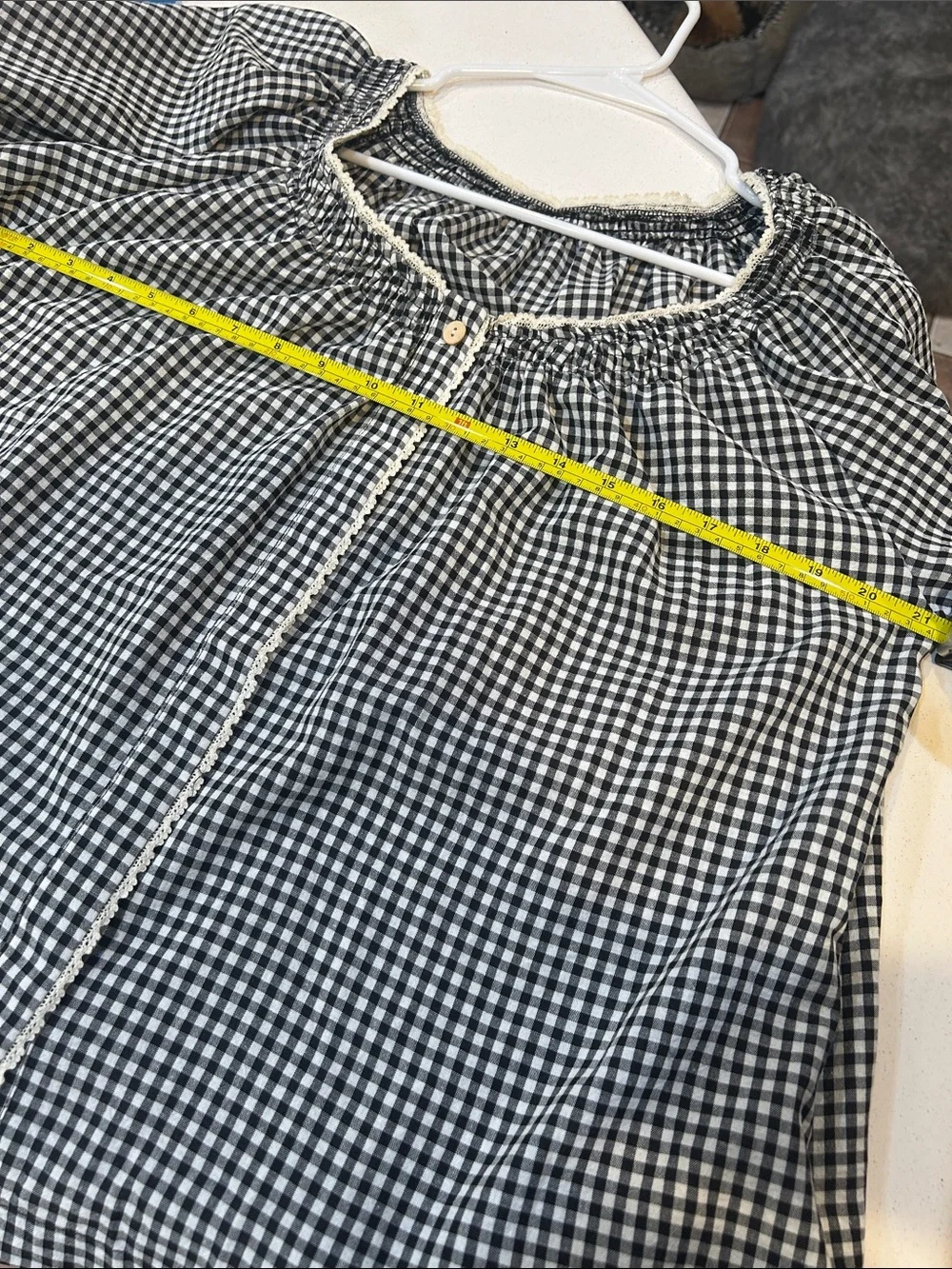 2 balloon sleeved blouses - Picture 7 of 10